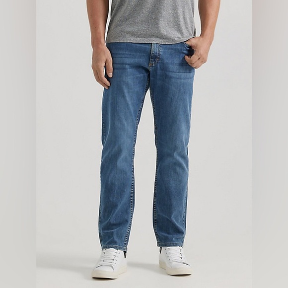 Men’s Wrangler Blue Relaxed Fit Jeans Classic Style 38x32 NWT - Picture 12 of 12